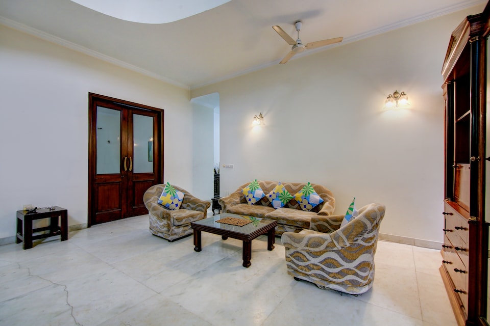 OYO Home 37010 Comfortable Stay Vasant Kunj, Saket Delhi, Delhi