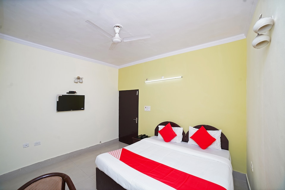 OYO 37021 Hotel Sitar International, Tikonia Haldwani, Haldwani