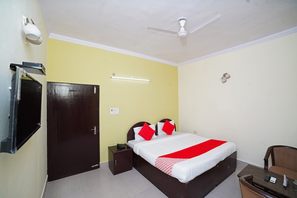 OYO 37021 Hotel Sitar International, Tikonia Haldwani, Haldwani