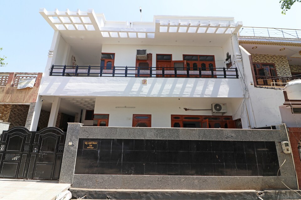 OYO 37023 Siya Diya Residency, Corporate Complex, Agra