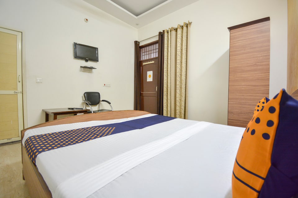 SPOT ON 37048 Saini Guest House, Zirakpur, Zirakpur