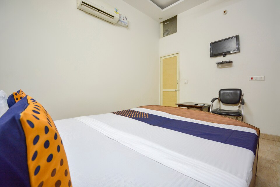 SPOT ON 37048 Saini Guest House, Zirakpur, Zirakpur