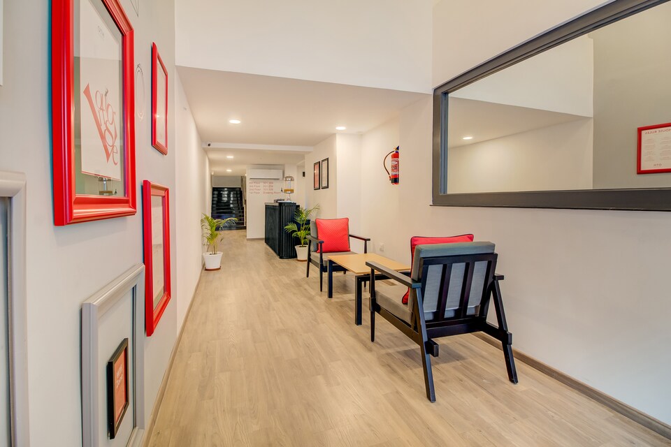 OYO Townhouse 218 Shine Gandhibagh, Dharampeth Nagpur, Nagpur