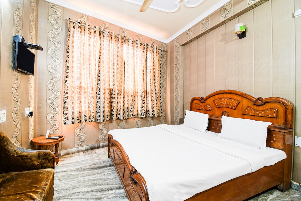 SPOT ON 37066 Hotel Aman Palace, Moradabad, Moradabad