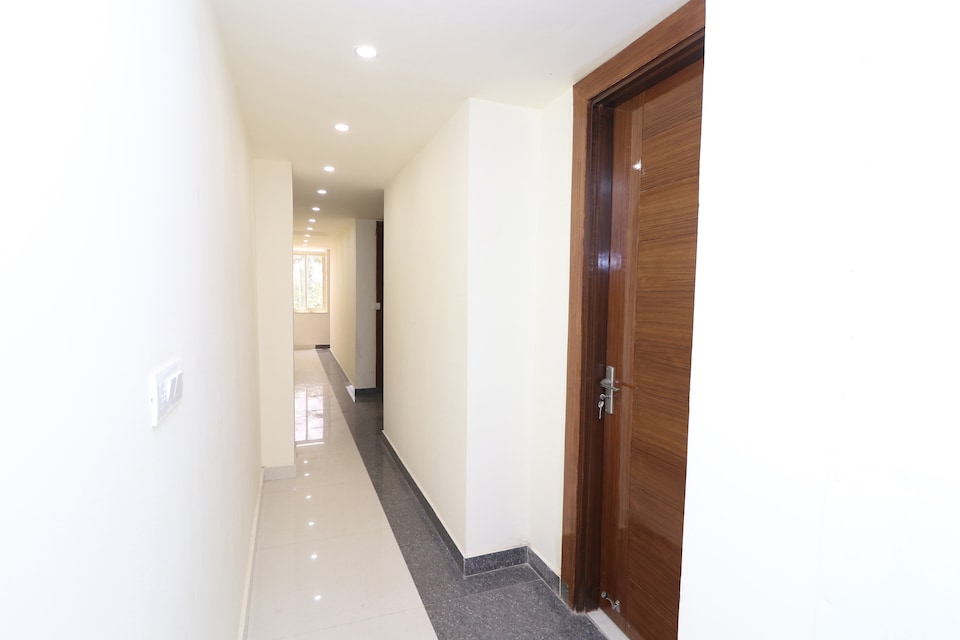 Hotel O Dezzire, Faridabad, Faridabad