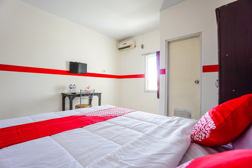 OYO 776 Bless House, Teling, Manado