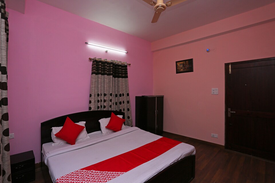 OYO 37089 Hills N Meadows Homestay, Banikhet, Dalhousie