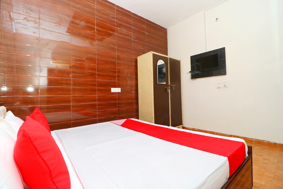 OYO 37097 Raj Apartments, Jalandhar, Jalandhar