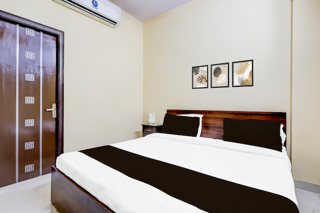 Hotel O Rohini Sector 18 Metro Station Formerly Mohit Plaza