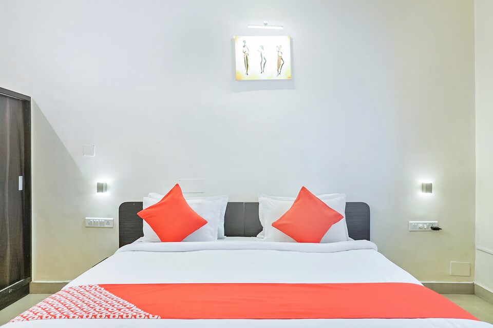 OYO 37115 Hmct, Shivaji Nagar  Pune, Pune