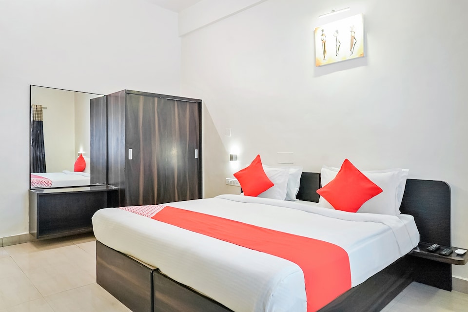 OYO 37115 Hmct, Shivaji Nagar  Pune, Pune