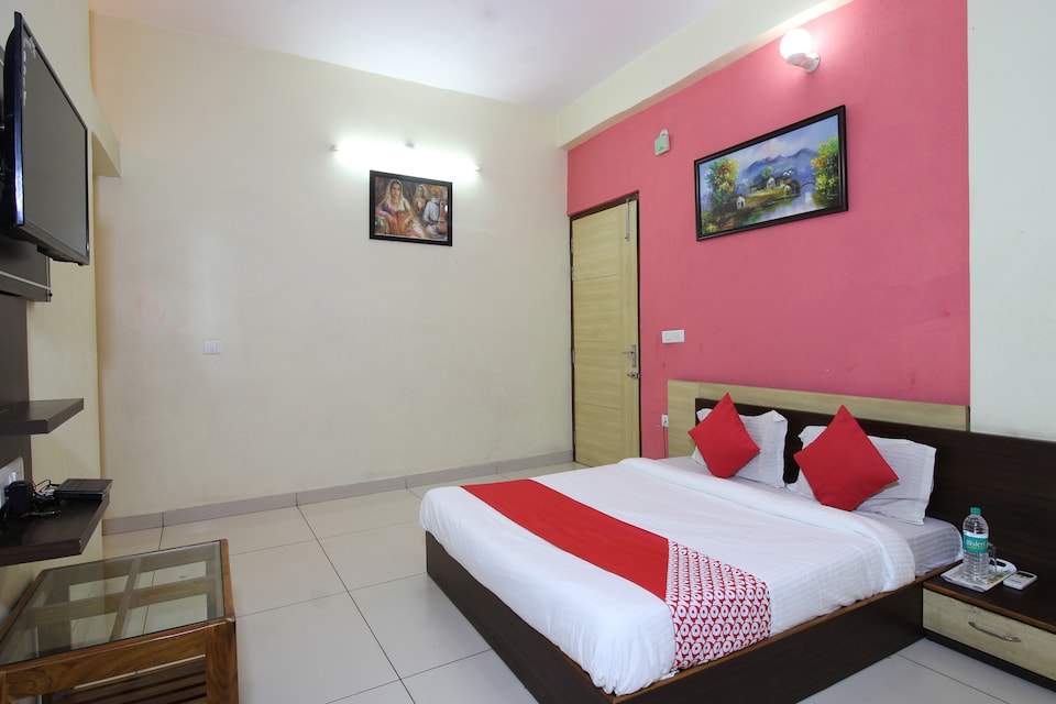 OYO 37123 Hotel Pacific, ISBT Kashipur, Kashipur