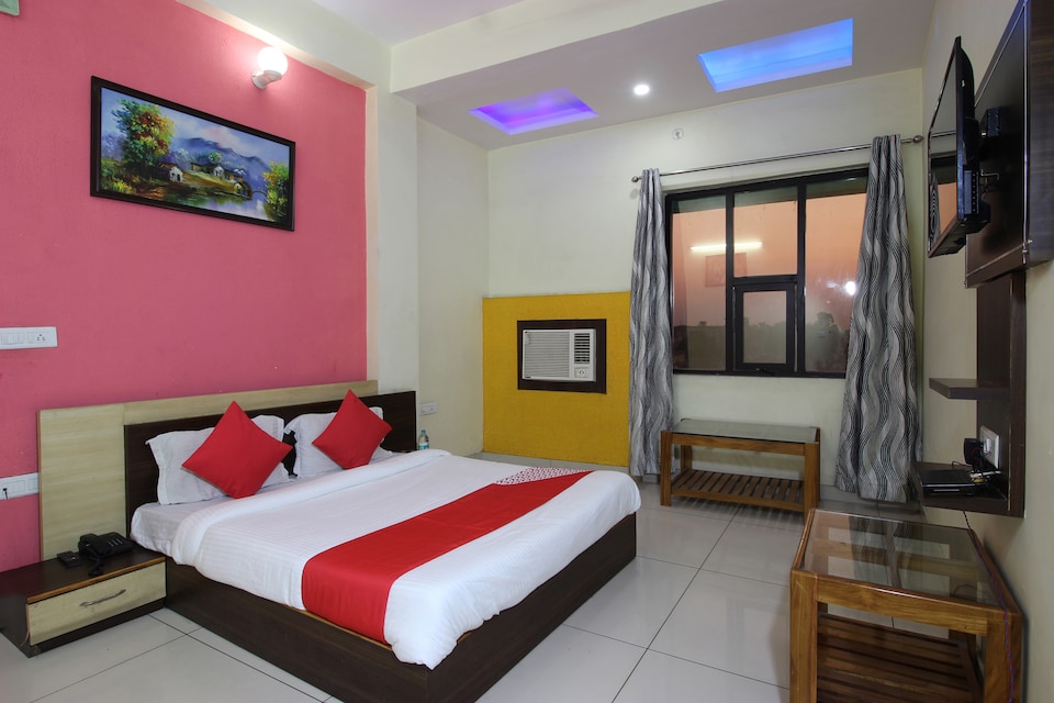 OYO 37123 Hotel Pacific, ISBT Kashipur, Kashipur