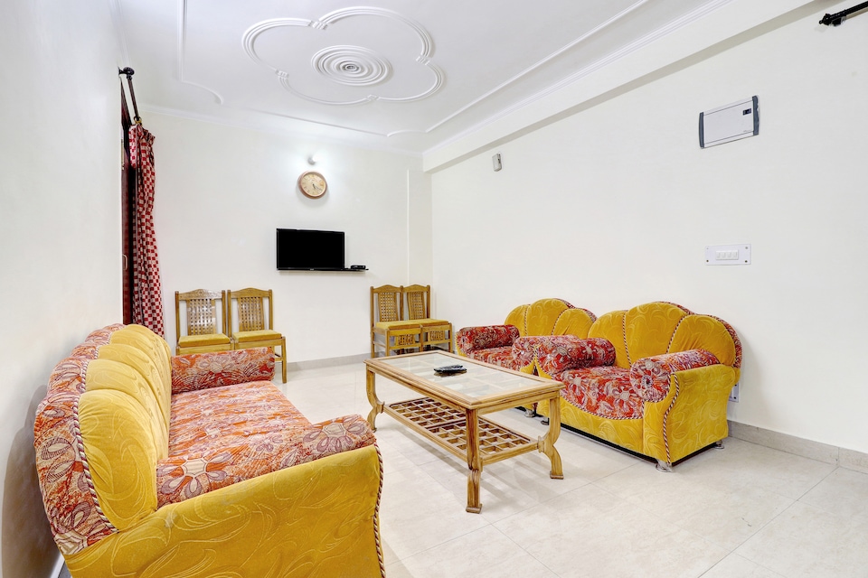OYO Home 37125 Comfortable 2BHK Hills View, Bhowali Nainital, Nainital