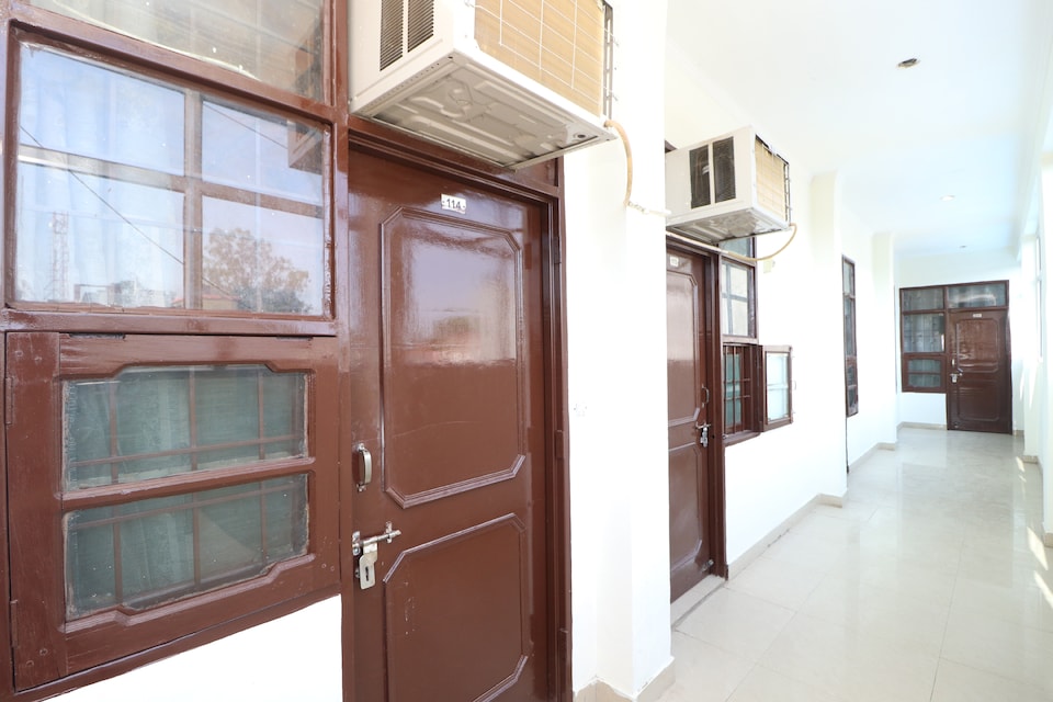 SPOT ON 37136 Hotel Arya, Nayagaon Chandigarh, Chandigarh