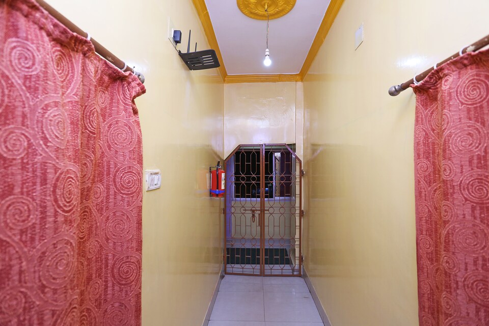 OYO 37151 Dwarikamayee Lodge, Railway Station Bhubneshwar, Bhubaneswar