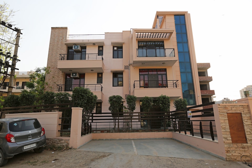 SPOT ON 37156 Shri KS Hotel, Corporate Complex, Agra