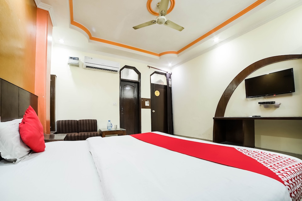 OYO 37157 Hotel Viraat, Paharganj Delhi, Delhi