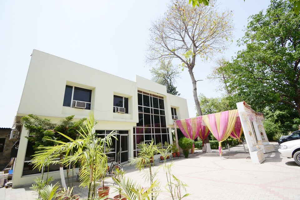 OYO 37159 होटल तनवीर, Kharar, खरड़