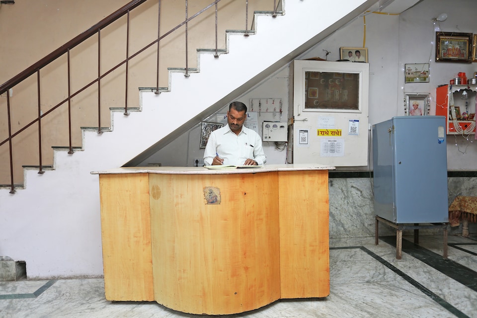 OYO 37162 Banke Bihari Ashram, Banke Bihari Mandir Vrindavan, Vrindavan