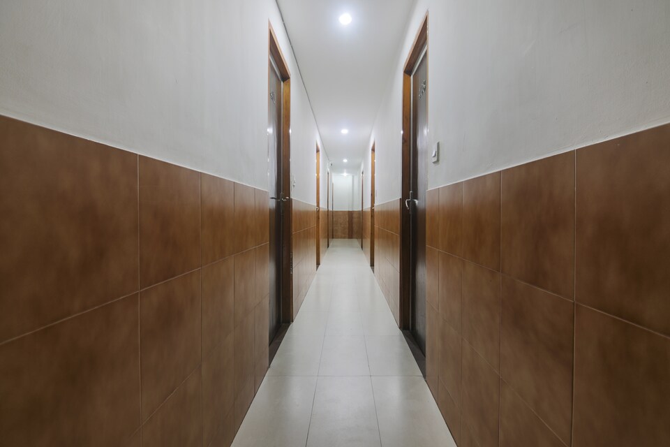Collection O Eden Residency, Laitumkhrah, शिलांग