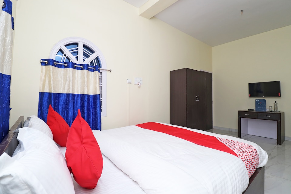 OYO 37184 White House, Salt Lake Kolkata, Kolkata