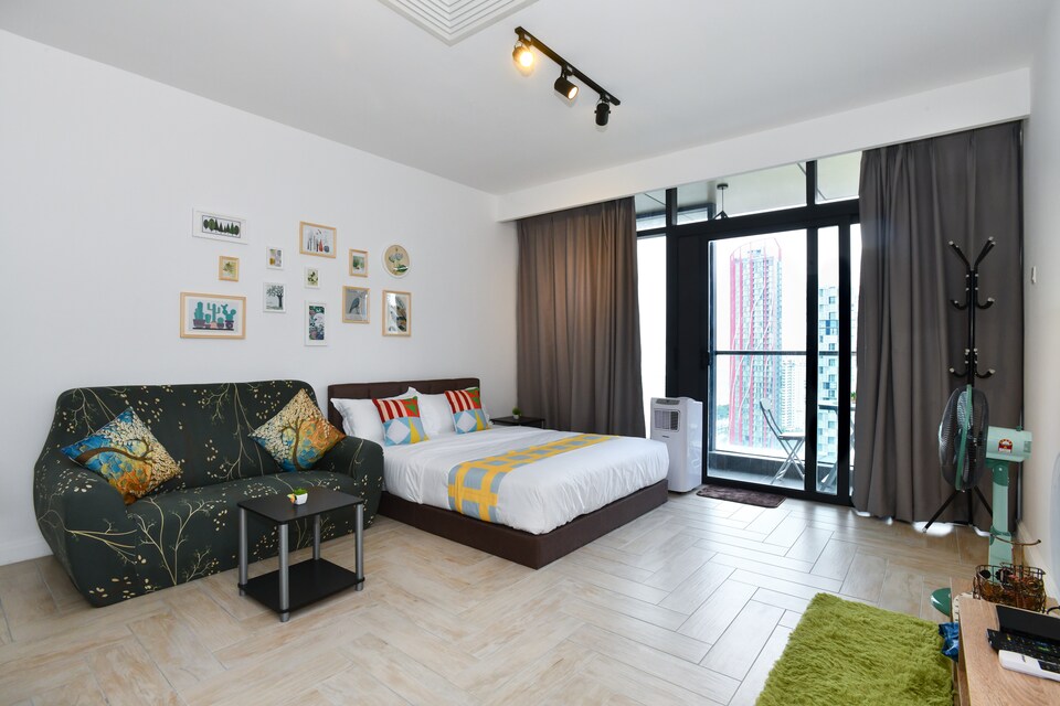 OYO Home 1050 Exclusive 1BR Empire City Marriot, Damansara Perdana, Petaling Jaya