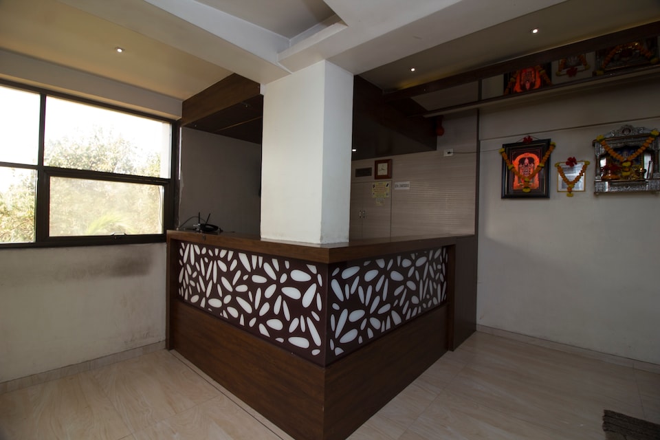 OYO 37193 Vijay Sagar Deluxe, Mumbai- Kalyan-Bhiwandi- Badalapur, Mumbai