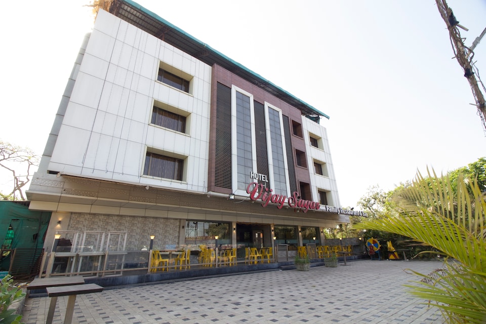 OYO 37193 Vijay Sagar Deluxe, Mumbai- Kalyan-Bhiwandi- Badalapur, Mumbai