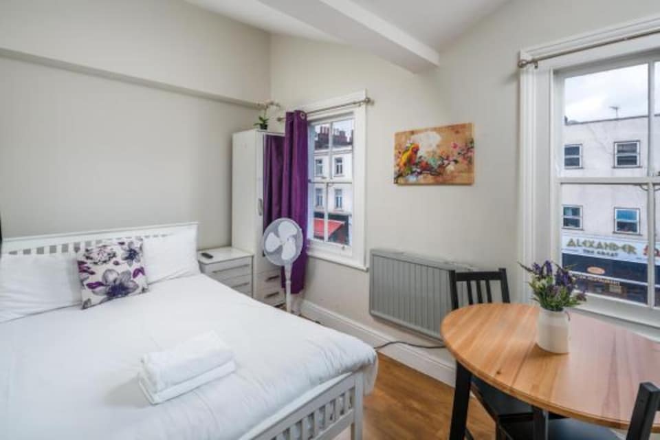 OYO Home Camden Town Studios, Camden London, London