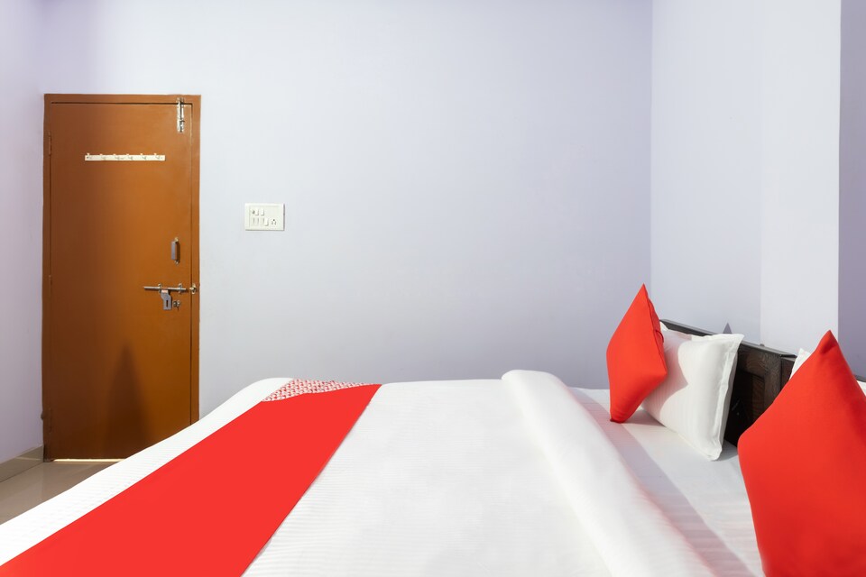 OYO 37210 Vinayak Guest House, Kolar Road, Bhopal