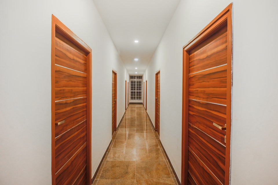 OYO 37217 Hotel Cresant Park, Coimbatore Airport, Coimbatore