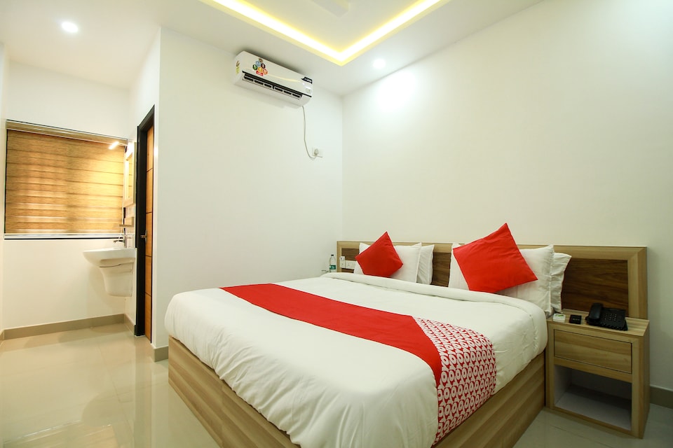 OYO 37225 Zeon Tourist Home, Calicut Airport, Calicut