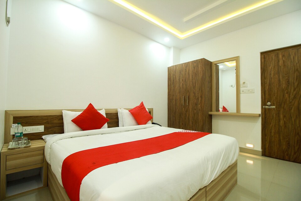 OYO 37225 Zeon Tourist Home, Calicut Airport, Calicut