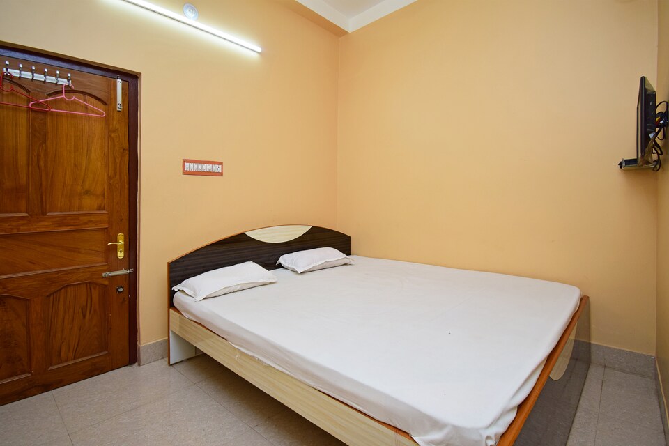 SPOT ON 37237 Mandal Lodge, Bankura city, Bankura