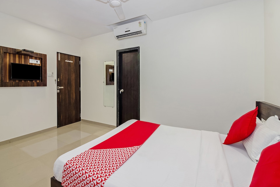 LIVE as MUM2797, Mumbai International Airport, Mumbai