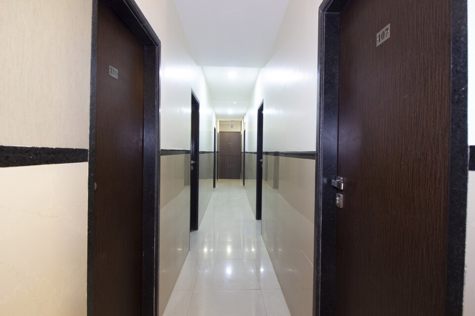 LIVE as MUM2797, Mumbai International Airport, Mumbai