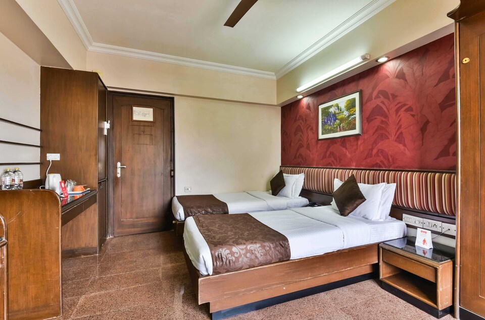 OYO Rooms 061 Andheri West, Mumbai BCEC, Mumbai