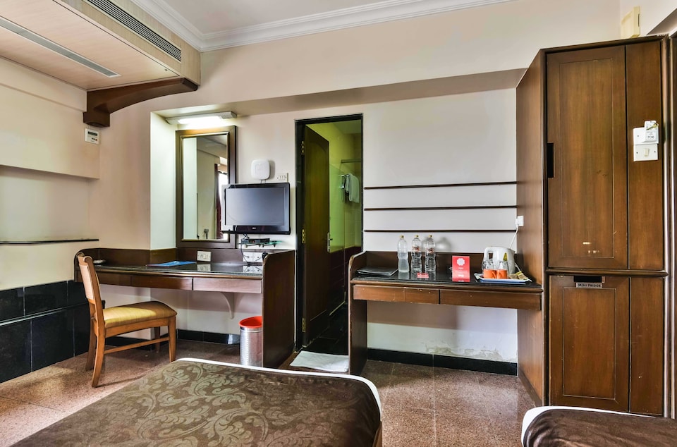 OYO Rooms 061 Andheri West, Mumbai BCEC, Mumbai