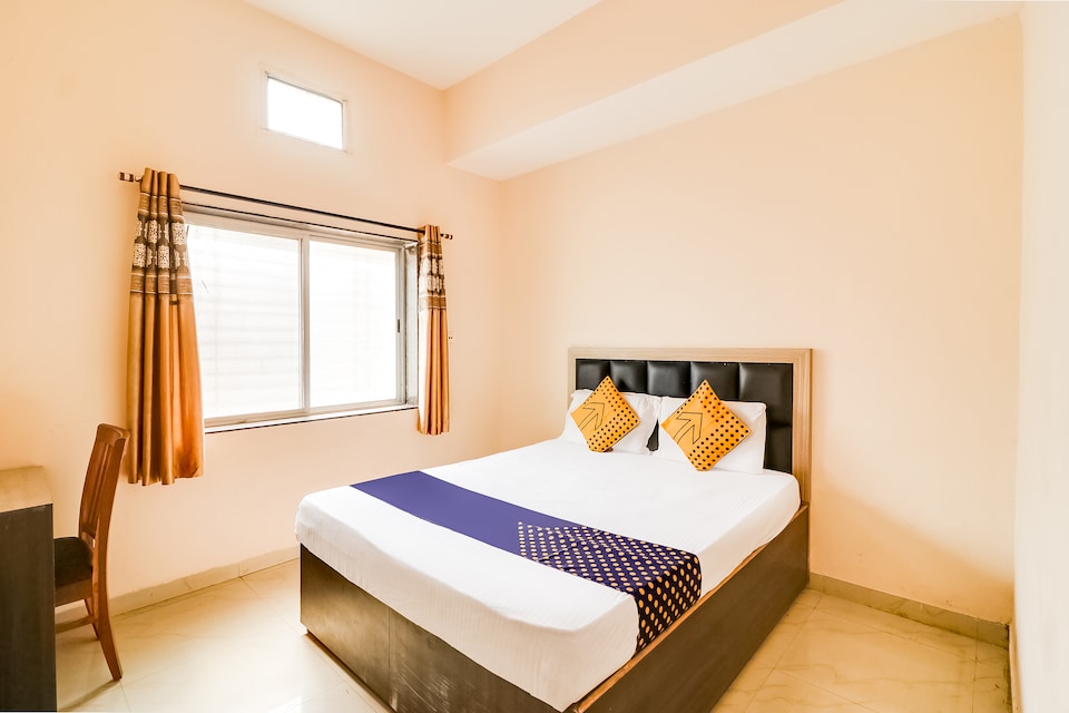 SPOT ON 37254 Hotel Krishna, Pandri Road, Raipur