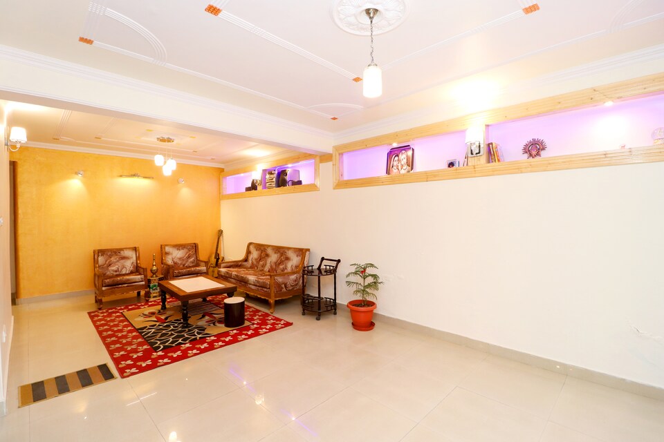 OYO Home 37266 Cheerful Stay Kachighatti, Kachighati-Summerhill, Shimla