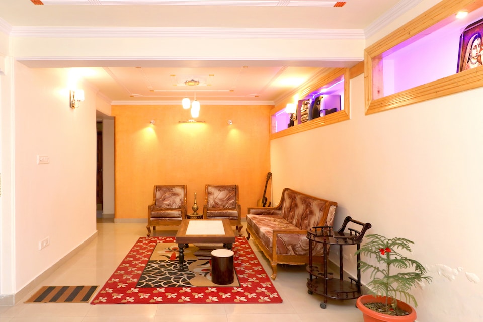 OYO Home 37266 Cheerful Stay Kachighatti, Kachighati-Summerhill, Shimla