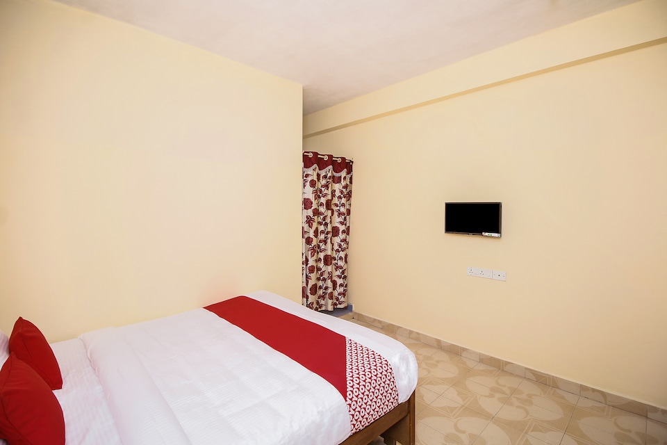 OYO 37276 Byna Palace, Kotagiri City, Kotagiri