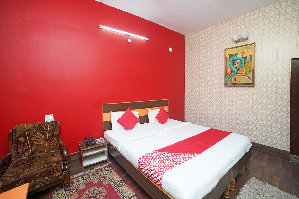 OYO 37285 Baakhlee Hotel, Pithoragarh city, पिथोरागढ़