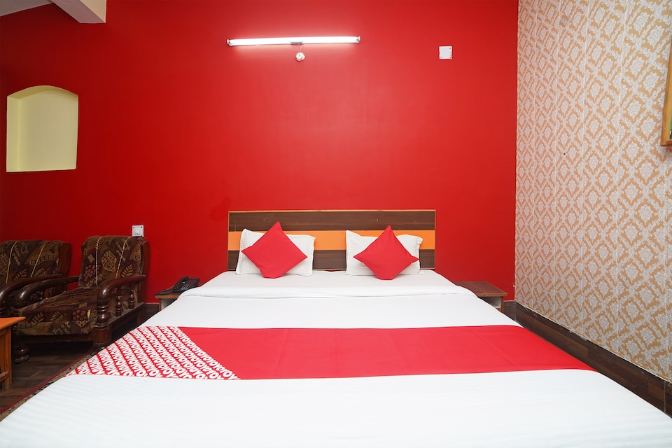 OYO 37285 Baakhlee Hotel, Pithoragarh city, पिथोरागढ़