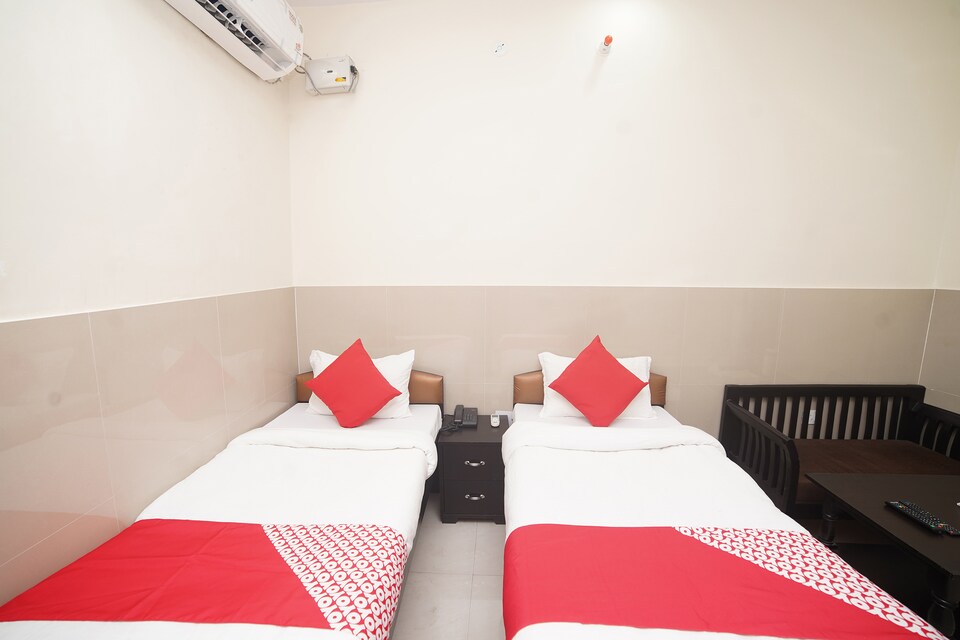 OYO 37288 Ganga Hotel And Restaurants, Tikonia Haldwani, Haldwani