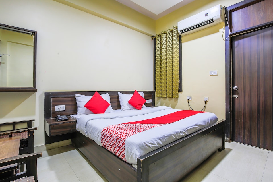 OYO 37296 Hotel Amarpreet, Charbagh Lucknow, Lucknow