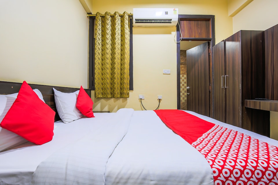 OYO 37296 Hotel Amarpreet, Charbagh Lucknow, Lucknow