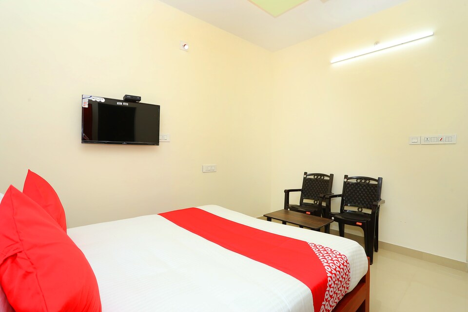 OYO 37302 White Cort, Kalamassery Kochi, Kochi