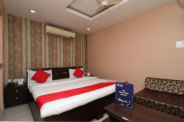 OYO Crystal Guest House